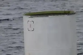 朝鲜发射失败的火箭残骸，韩国打捞上来了图片