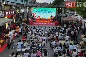 26家餐饮店当街打擂，襄阳襄城区第二届闸口大虾节开启“虾”季模式图片