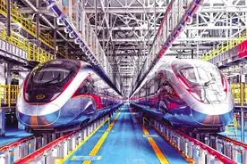 智能版复兴号来啦！复兴号新款CR400AF-Z型动车组首次亮相陇原图片