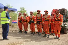 “火焰蓝”比武丨野外山地水泵假设与撤收 一场体能与技能的巅峰对决图片