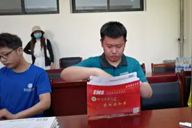 40分钟！2023河南首封高考录取通知书送达图片