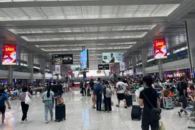 今起儿童乘火车必须带身份证件 上游新闻直击首日现场图片