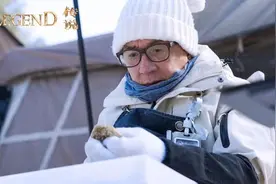 奇幻动作片《传说》首曝预告，将通过AI重塑27岁成龙形象图片