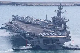 又一艘美国航母启程前往中东图片