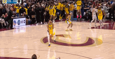 💸罚款就罚款！哈利伯顿命中三分绝杀后跳起“大蛋舞”！！图片