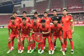 渭南国际足球邀请赛：中国U19队战平乌兹别克斯坦U19队图片