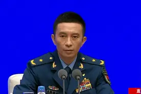 阅兵领导小组办公室副主任吴泽棵少将：所有参阅装备均为国产现役主战装备图片