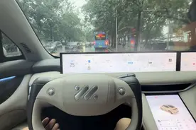 依托无图城市NOA，智己汽车要挑战复杂城市路况图片