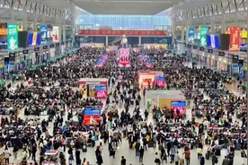 今迎“五一”首个客流高峰，上海这里通宵开放！虹桥火车站周边夜间免费停车2小时→图片