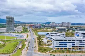 号外！中国境内首个国外高校独立办学大学招生啦~图片