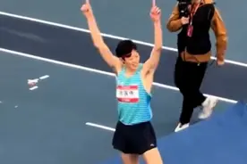 时隔五年重返赛场，老将张国伟上演王者归来图片