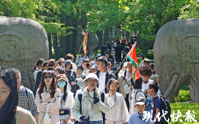“五一”首日南京开启“人从众”模式，烟火气与文化味拉满