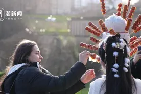 百万网友围观“冰糖葫芦英国奇遇”：读懂中国传统美食背后的文化共情图片