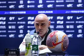 沪媒：海港获上海德比今年首胜，源自教练组的主动求变和临场指挥图片