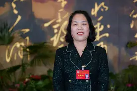 干在实处 满怀信心｜钟小仙委员：破“碱”重生，让盐碱地变饲草“绿洲”图片