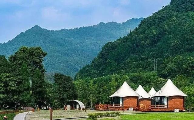 崭新冰雪缘，优惠享不停!山水龙门商家联盟2026爱丽丝仙径越野赛专属福利大放送!