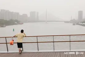 北风携沙跨南岭：近15年影响广东最明显的沙尘天气来袭前后图片