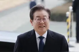 李在明遇袭15天后重返岗位：微笑露面 说自己经历的意外微不足道图片