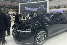 再次超越燃油车，8月新能源车销量破百万辆，专家：降价潮逐步平稳，市场重回常态化竞争图片