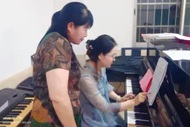 花明楼镇文联送戏进校园图片