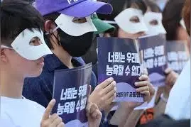 AI双刃剑：韩国将“换脸”色情制品定为犯罪丨一周深读图片