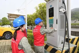 国网保康供电公司：护航绿色出行 充电保障有“电”力图片