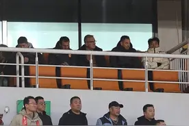 伊万留任国足主帅！现身中超考察国脚图片