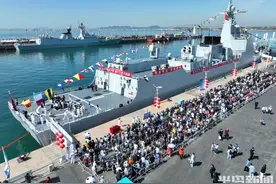“敞开参观，咱自家的舰！”舰艇开放首日观众热情高，参观内容安排丰富连“熊猫”都来助阵图片