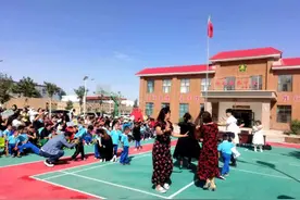 上海轻音乐团“百场轻音边疆行”用音乐传递爱图片