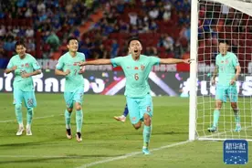 足球丨世预赛：中国胜泰国图片