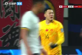 真急了🤬王大雷快发手抛球未果，怒喷：方昊，我***图片