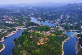 东湖评论：八百里清江作赛道，三千年巴风入画来图片