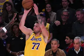 东契奇谈投篮困境：这是巨大的挑战 我期待征服它图片