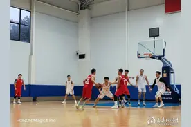 娄底农商银行联合相关部门举办篮球友谊赛图片