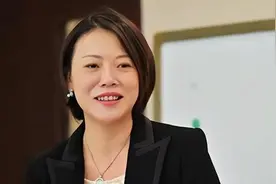 中国前女首富杨惠妍月薪降至1万元！身家已跌去270亿图片