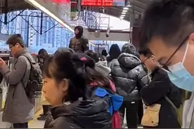 被意外打断的通勤路：上海地铁11号线遭吊车侵入处置前后图片