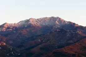 快来泰山赏日照金山奇景！雪停了，泰山恢复开放图片