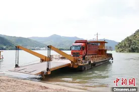 广西边远民族地区：传统渡运结下浓浓“渡情”图片