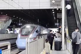 “五一”假期首日火车票今日开售！旅客购票有哪些便捷方式？如何提高候补兑现的成功率？一文了解图片