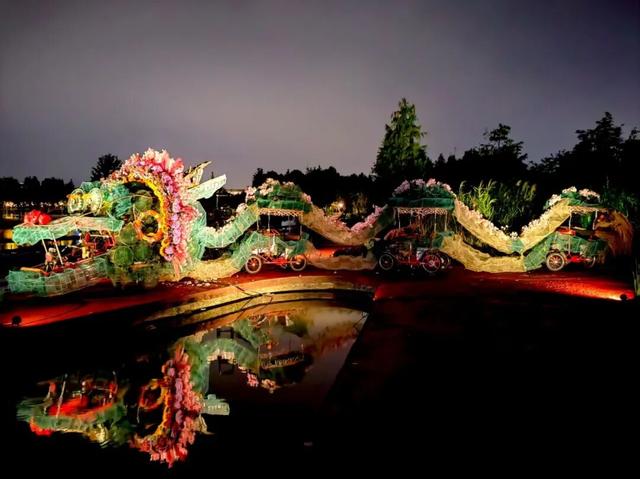 奇迹花园开启“奶龙的花花世界”，今秋的郊野公园变样了！