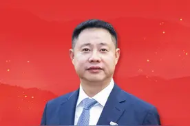 戴学斌代表：希望加快出台产业转移配套政策 让更多企业搭上四川发展的快车道图片