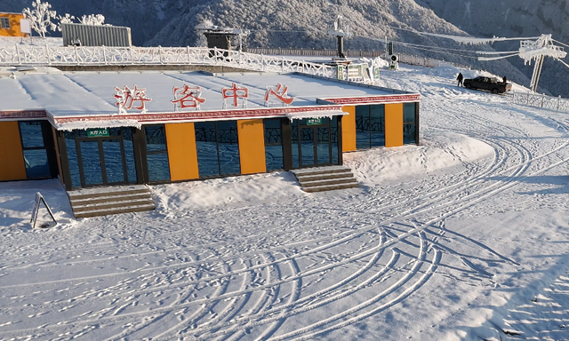 青睐绵阳 || 冰雪奇观+雪地撒欢！平武虎牙滑雪场即将开放，这个冬天等你来畅玩~
