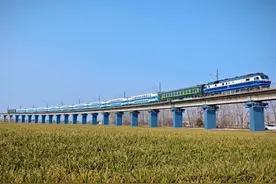 长三角地区唯一双层列车即将“退役”？铁路部门回应图片