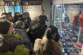 观赏陶瓷中的中国传统色，260件颜色釉瓷作品亮相角楼图书馆图片