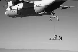 无人机战场运用呈现新趋势图片