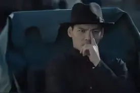 一个动作引发多轮玩梗，向佐最近回应有点忙图片