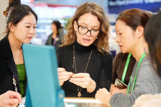 张园“静安会客厅”揭幕，展示一流营商环境和独特文化魅力