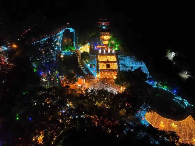 双节同庆 乐享三水丨创新高！三水森林公园化身“不夜城”，单日客流超5000人次