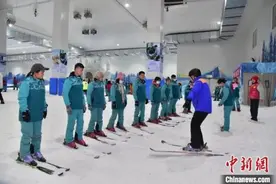 【第九届冰雪季】广西梧州举办中国残疾人冰雪运动季全国特色活动图片