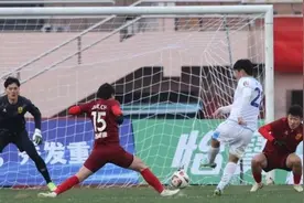 大连英博5分钟2球绝杀无锡吴钩 帮助15轮不胜的红狮阻击保级对手图片